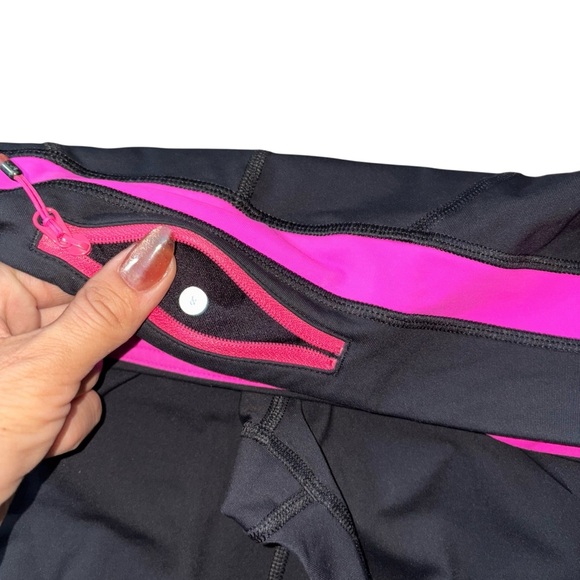 Lululemon black and pink capris leggings size 8 - Picture 5 of 6